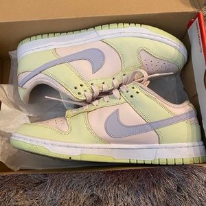 WOMENS NIKE DUNK LOW